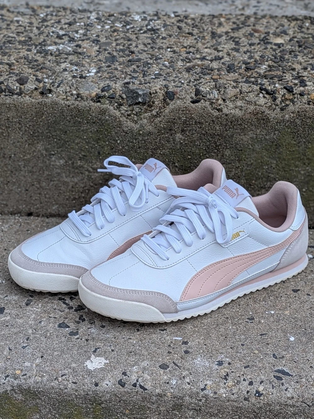 Puma Women’s White & Blush Classic Sneaker Size 9.5